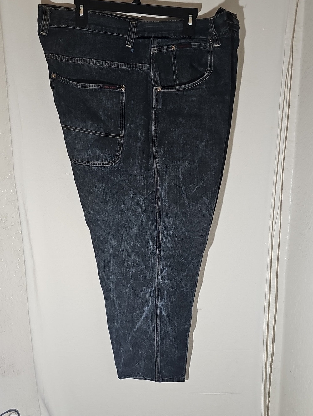 Moda Slim Straight Black Jeans with Washed Texture